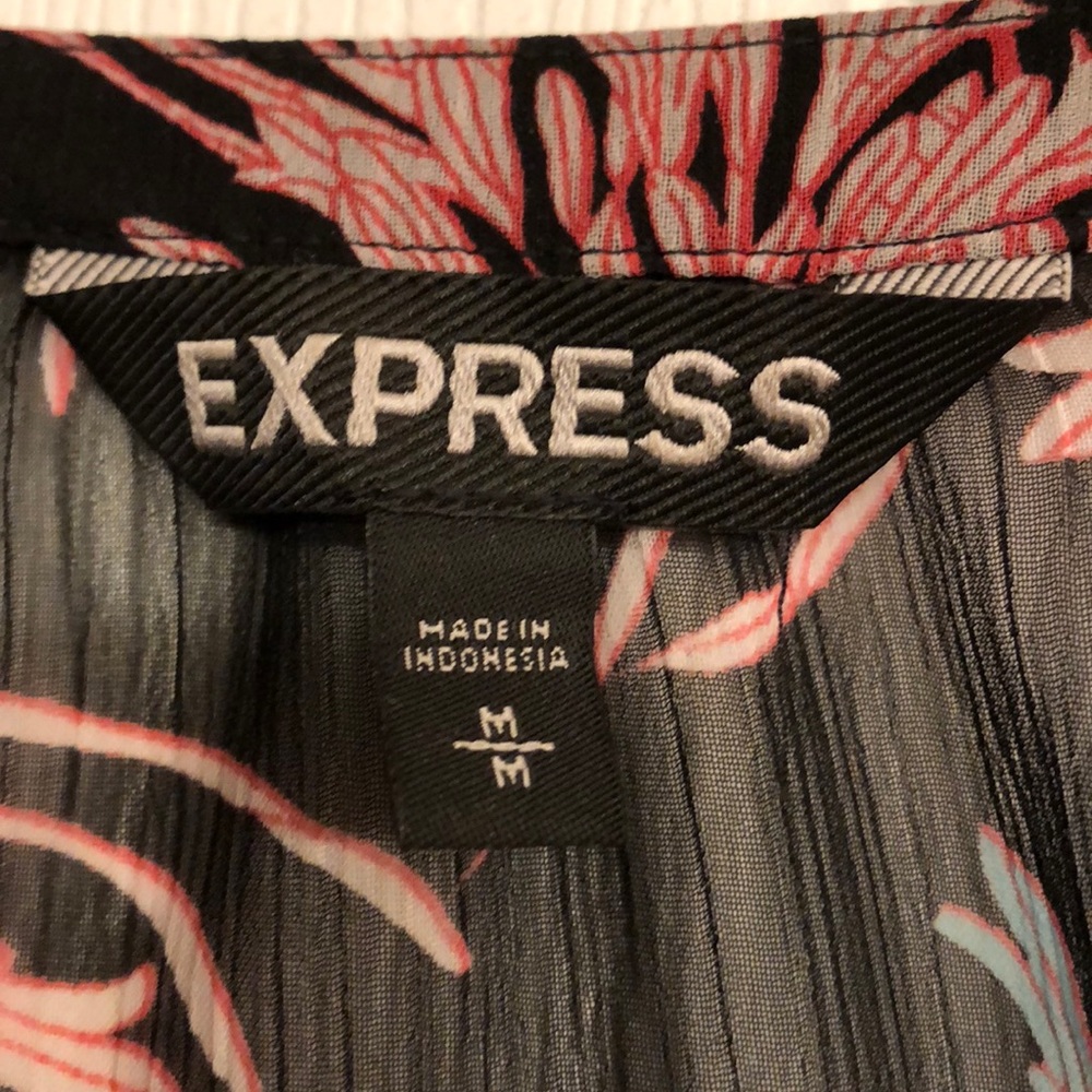 Express Blouse - Picture 2 of 4
